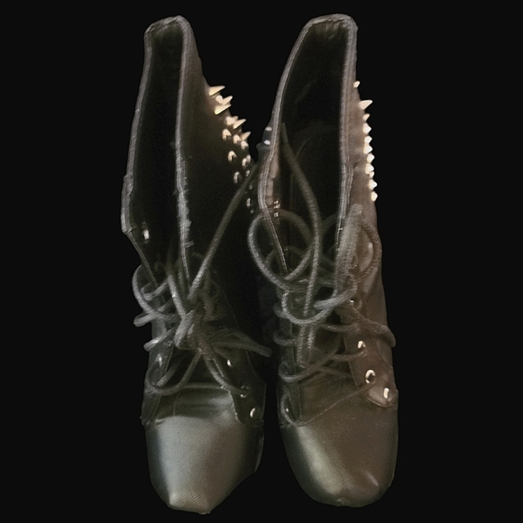 Jojo Cat Black Platform Studded Booties - Picture 5 of 16